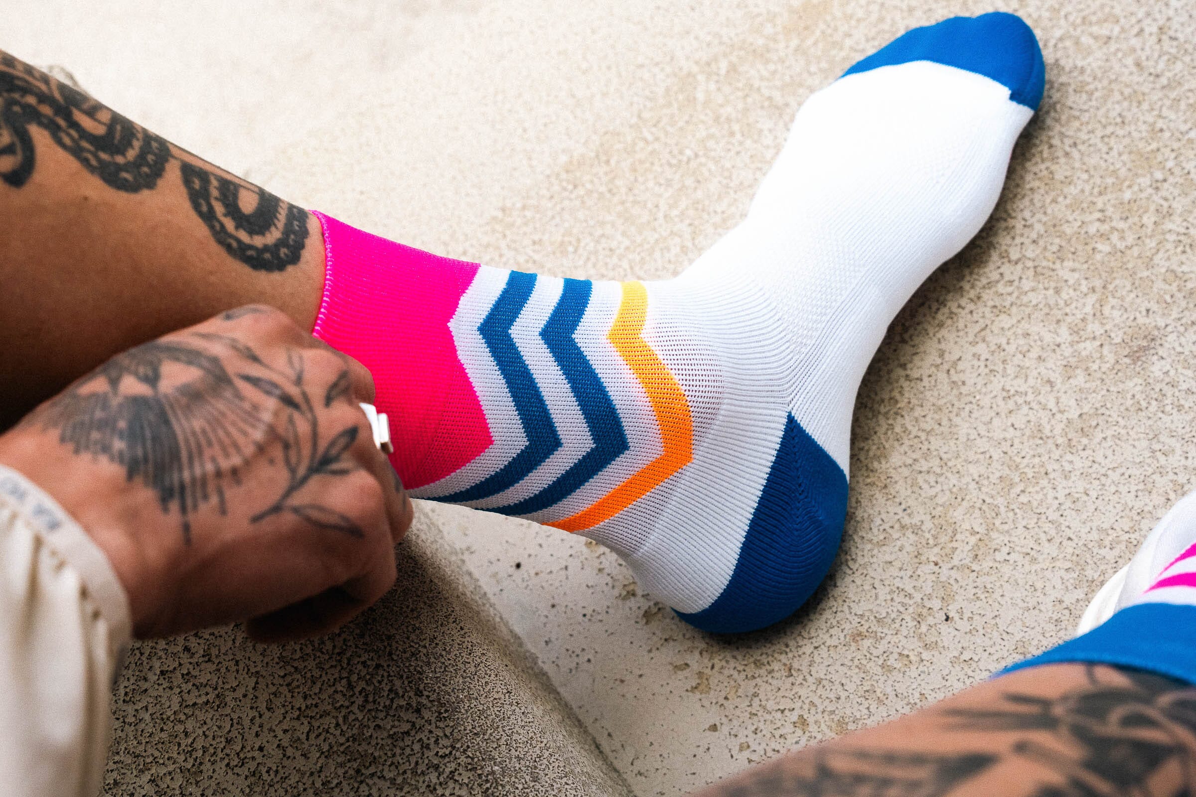 Incylence Running Volts Blue Pink Socks 