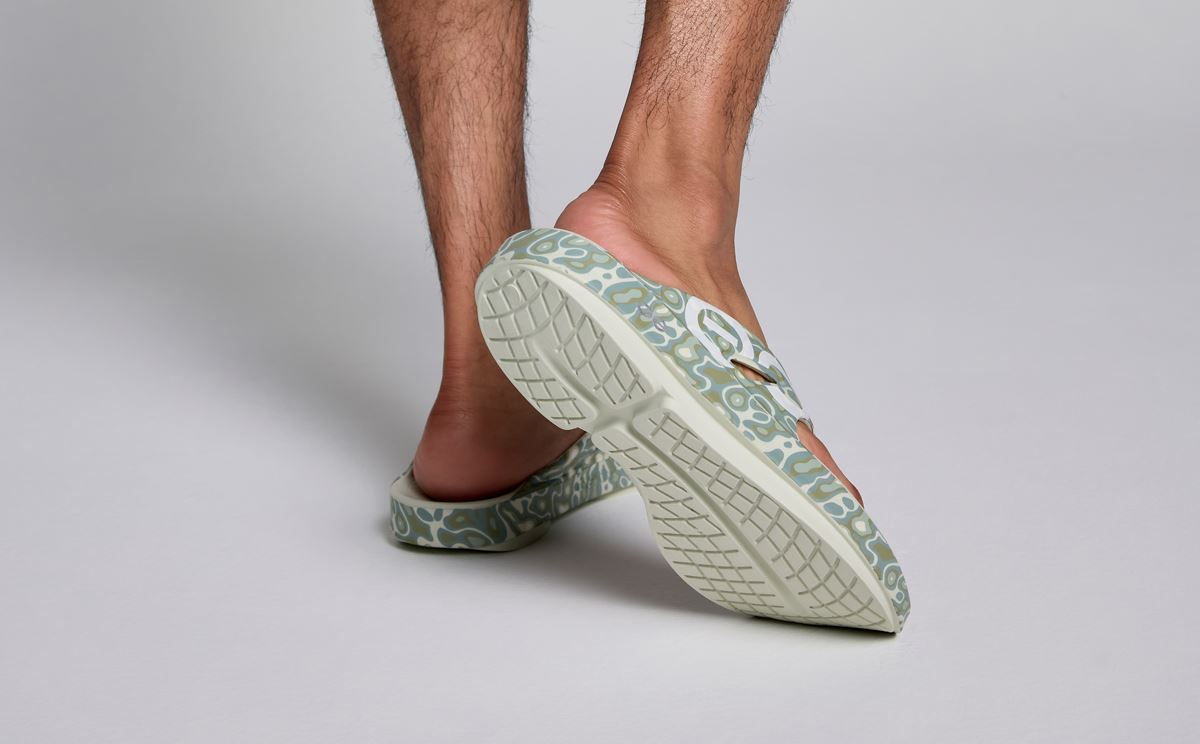 OOFOS Unisex OOriginal Sport Thong Sandal - Cosmic Gray Water Camo 