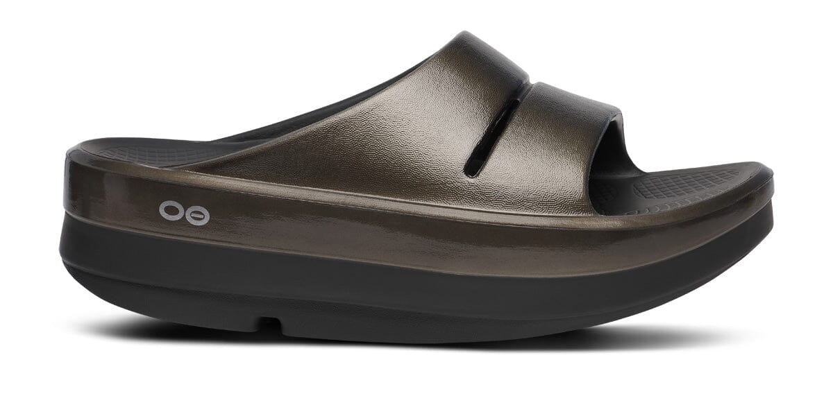 OOFOS Women's OOmega OOahh Stacked Sandal - Titanium Mirror Black & Titanium Mirror US 6 EU 37 