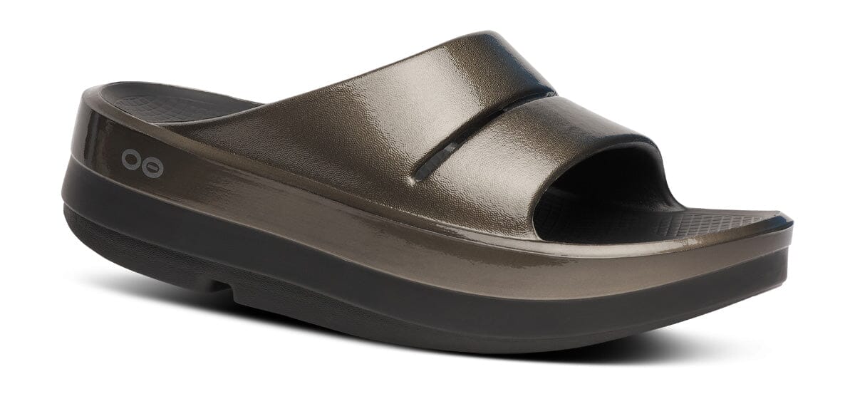 OOFOS Women's OOmega OOahh Stacked Sandal - Titanium Mirror Black & Titanium Mirror US 6 EU 37 