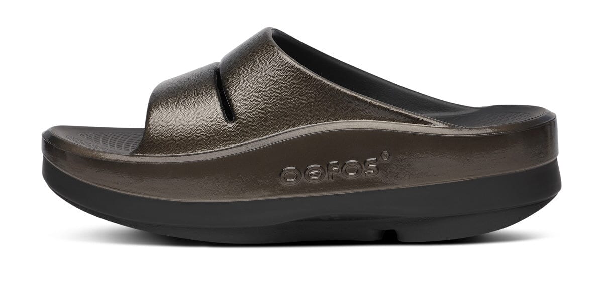 OOFOS Women's OOmega OOahh Stacked Sandal - Titanium Mirror 