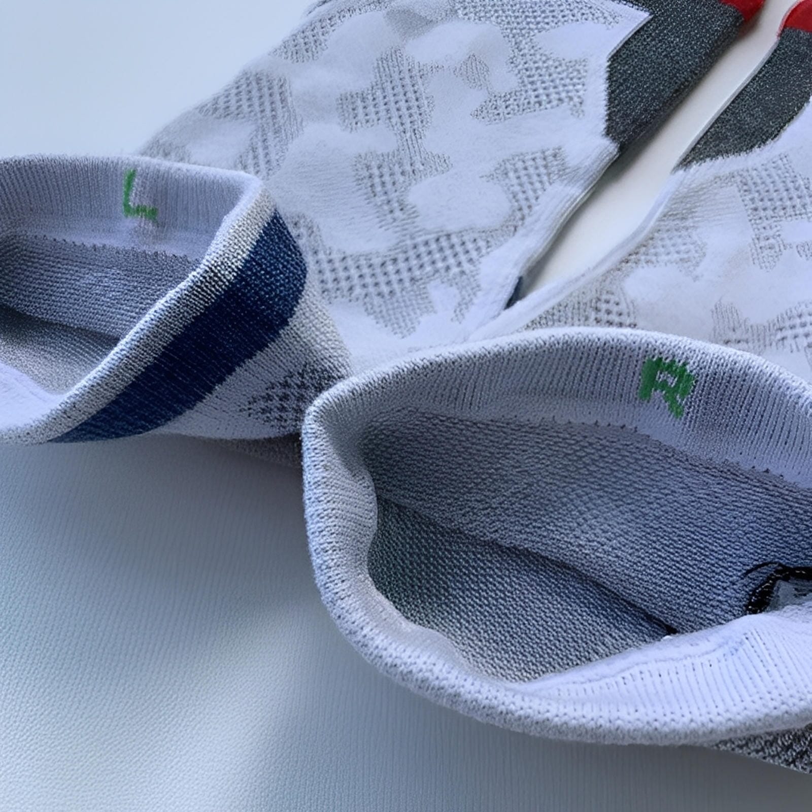 Oleno Pale Camo Quarter Running Socks 
