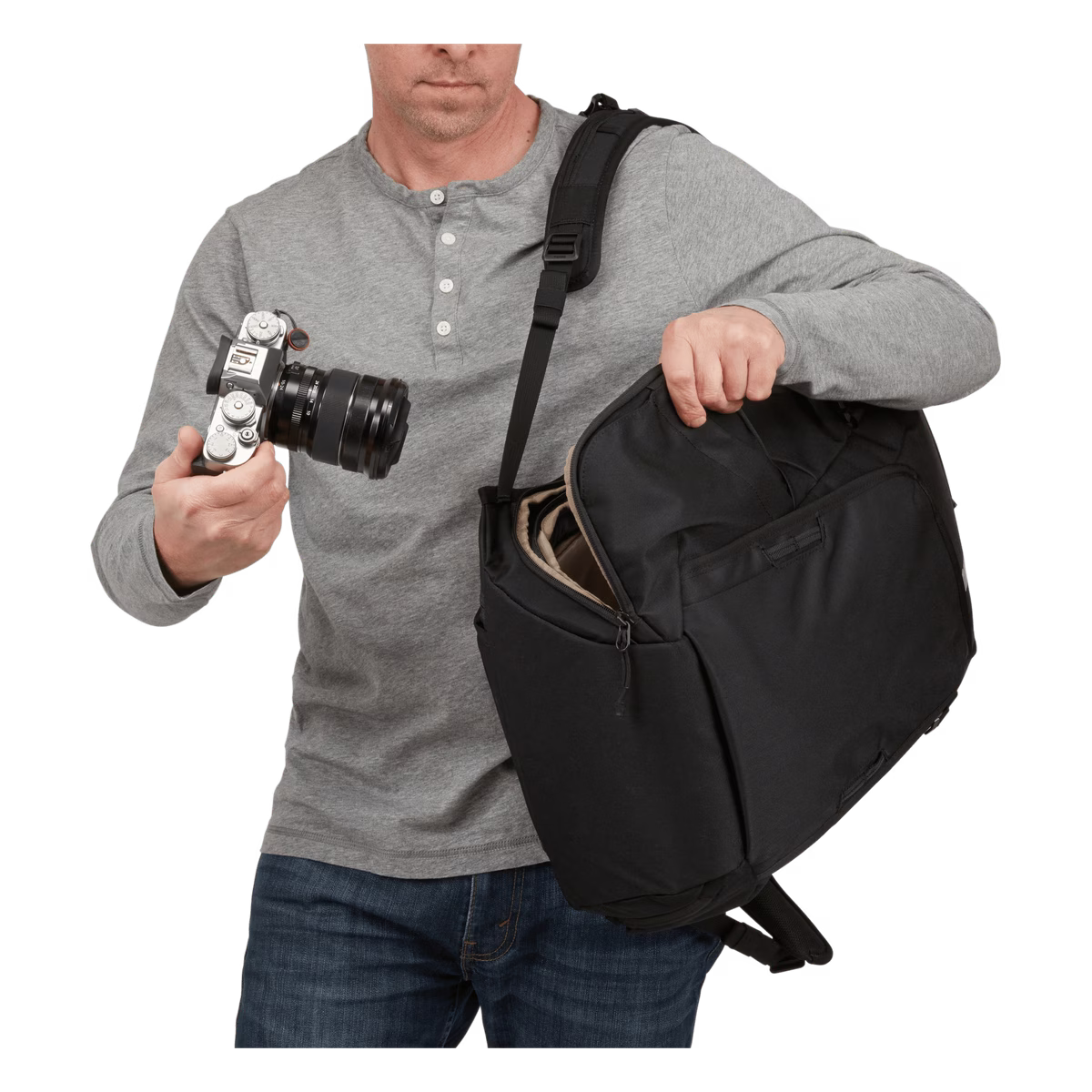 Thule Covert DSLR 24L backpack 