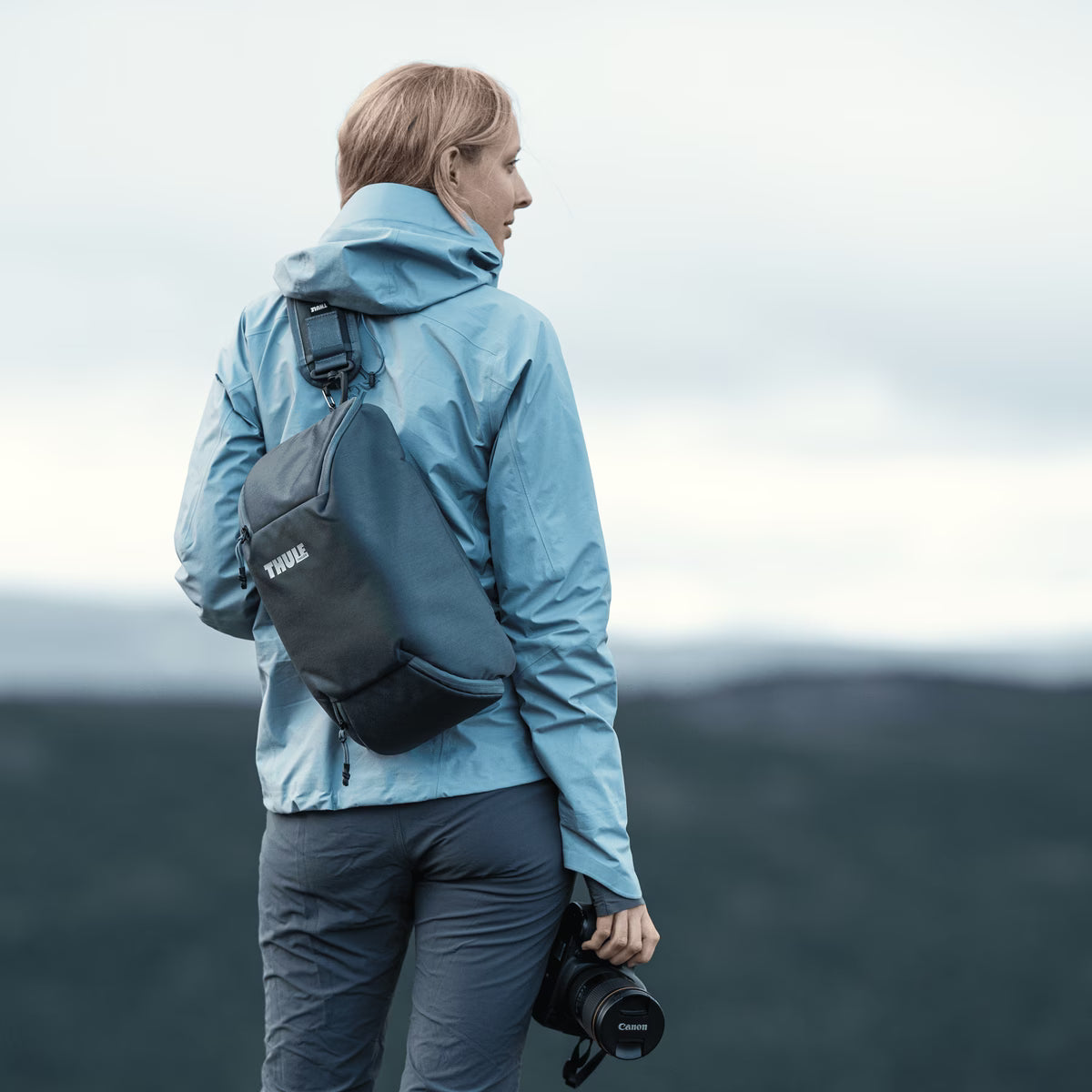 Thule Covert DSLR 24L backpack 