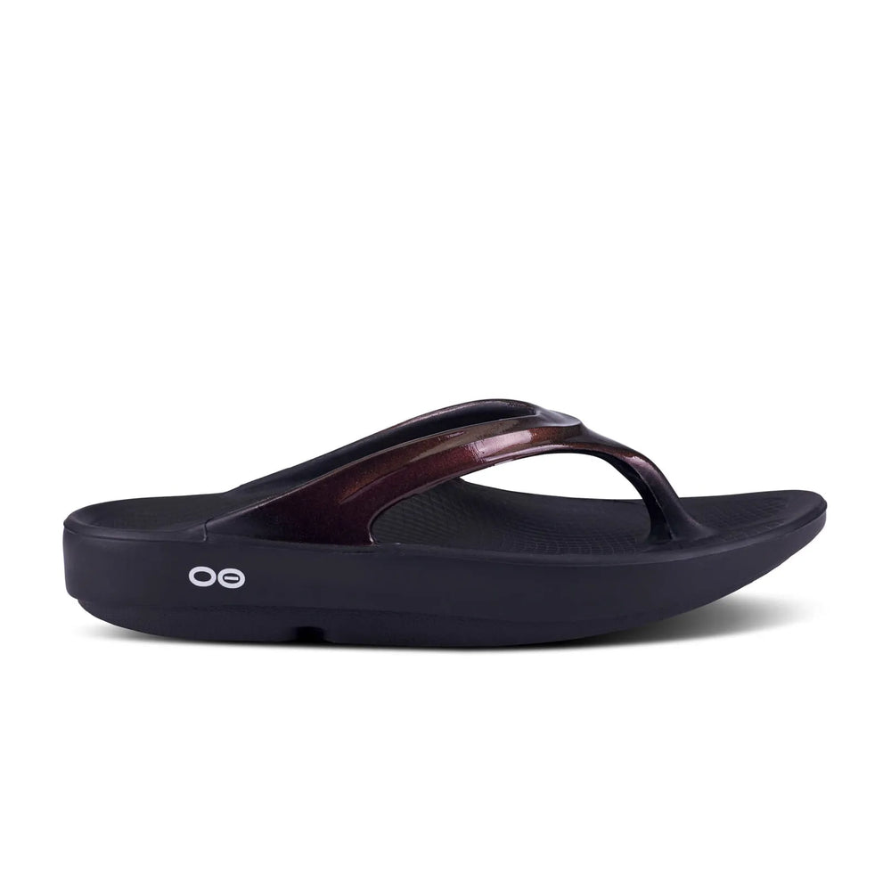 OOFOS Women's OOlala Thong Luxe Sandal - Carbernet