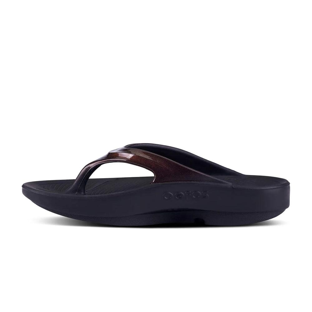 OOFOS Women's OOlala Thong Luxe Sandal - Carbernet