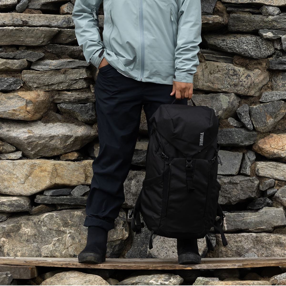 Thule AllTrail 25L With Rain Cover 