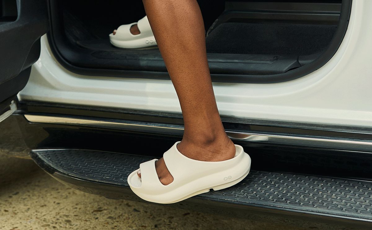 OOFOS Women's OOyea Slide Sandal 