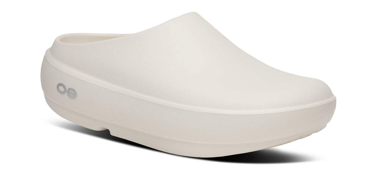 OOFOS Unisex OOcloog PLUS Clog - Chalk
