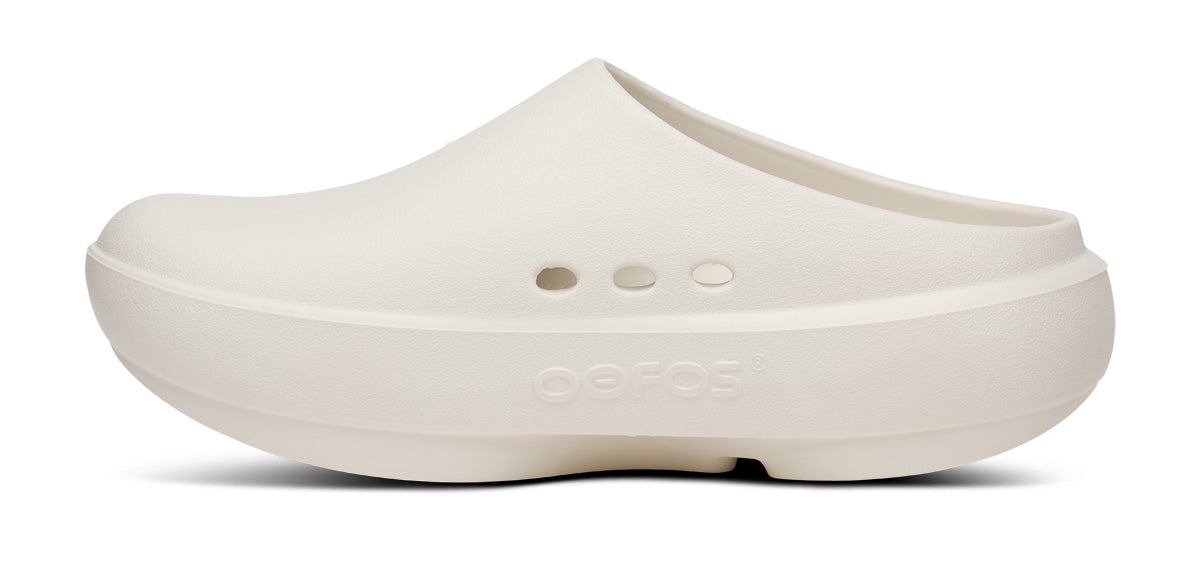 OOFOS Unisex OOcloog PLUS Clog - Chalk