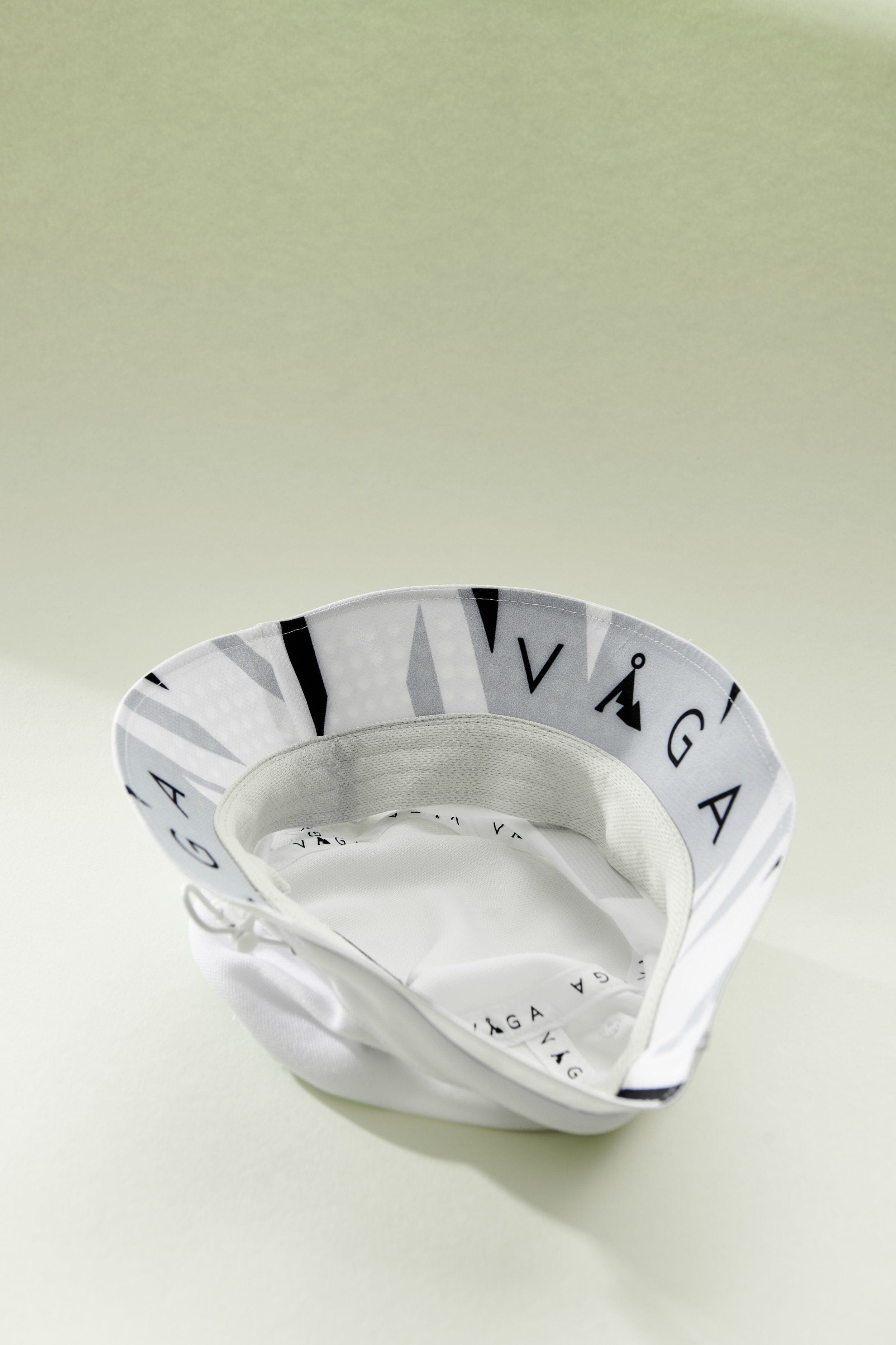 VAGA Feather Bucket Hat 