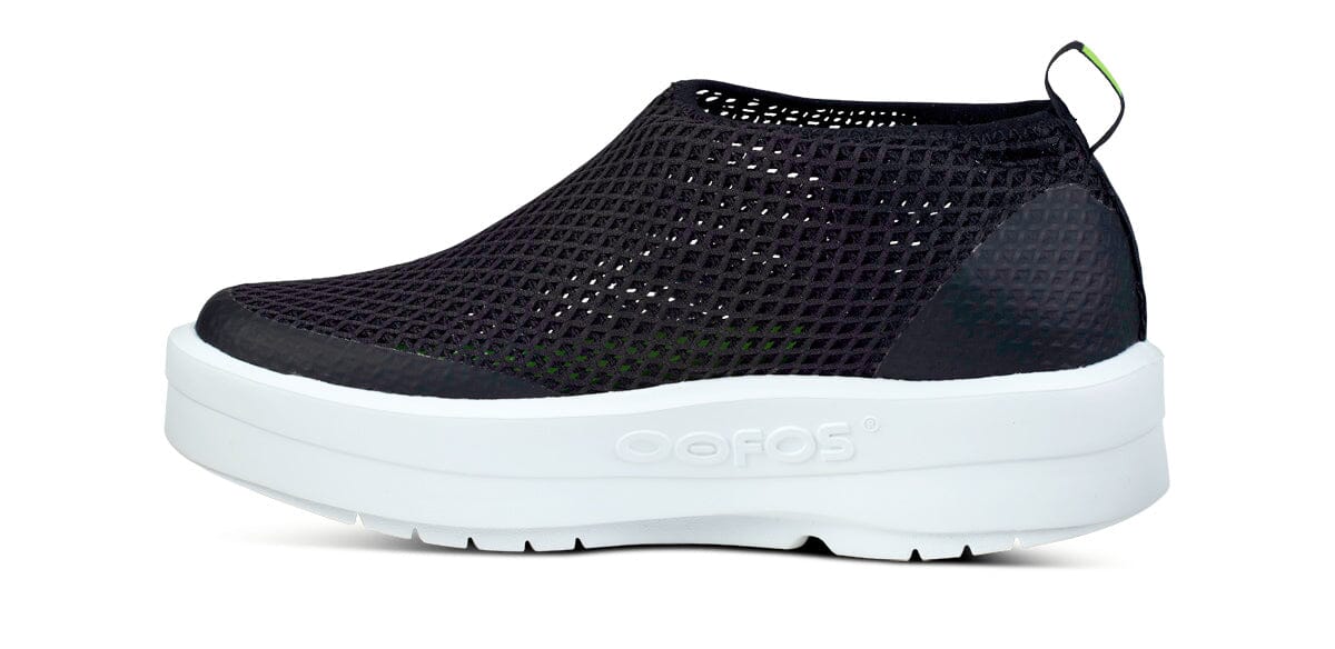 OOFOS Women's OOmega Chukka Shoe - White Black 