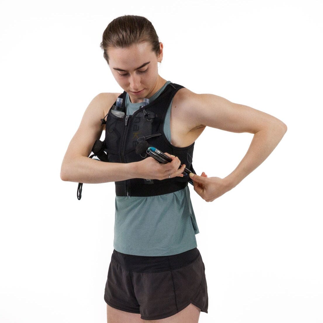 Naked High Capacity Running Vest - Women's V2 Raven/Snow Size 1 - 30in (76cm) 