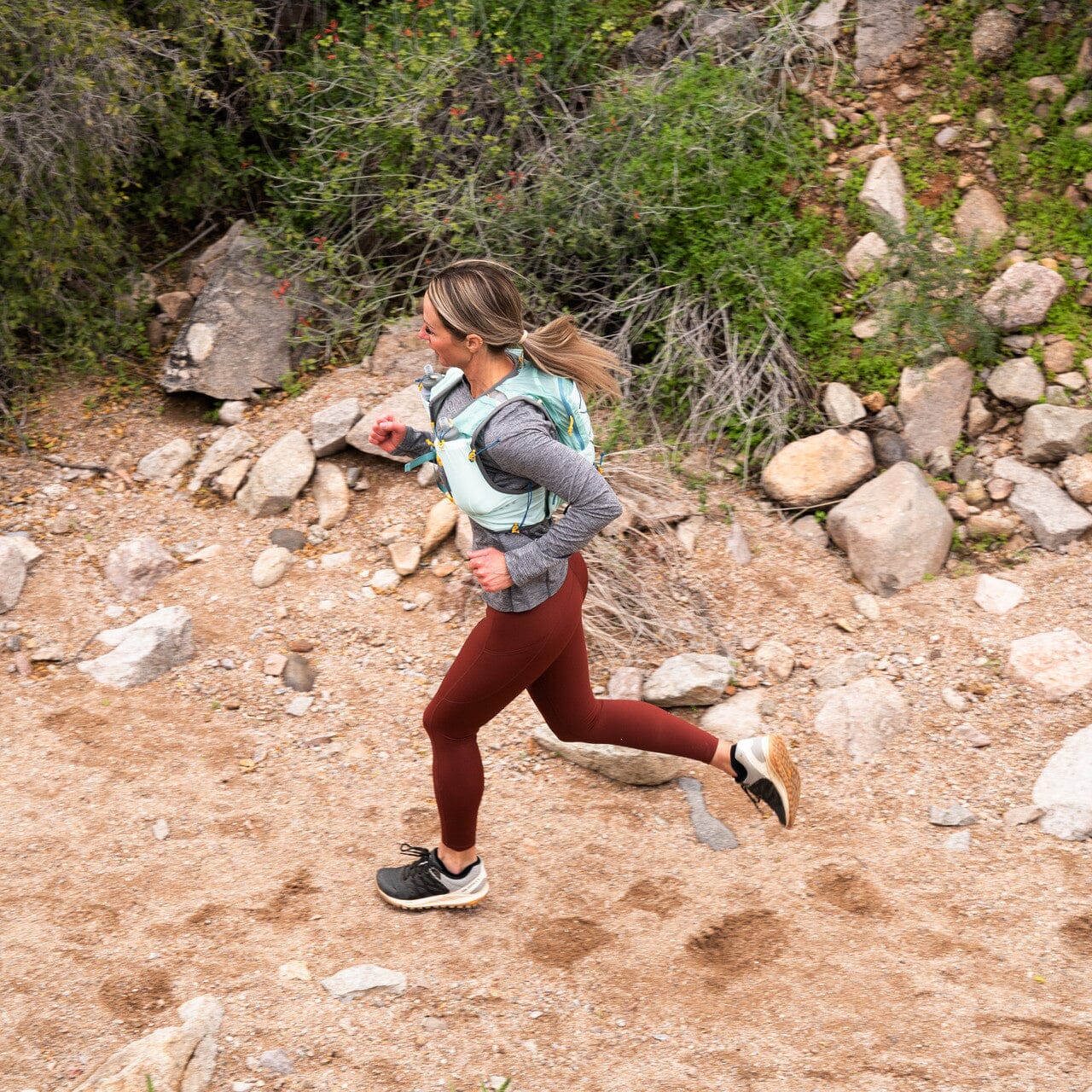Ultimate Direction Moutain Vesta 6.0 Women's Running Vest 