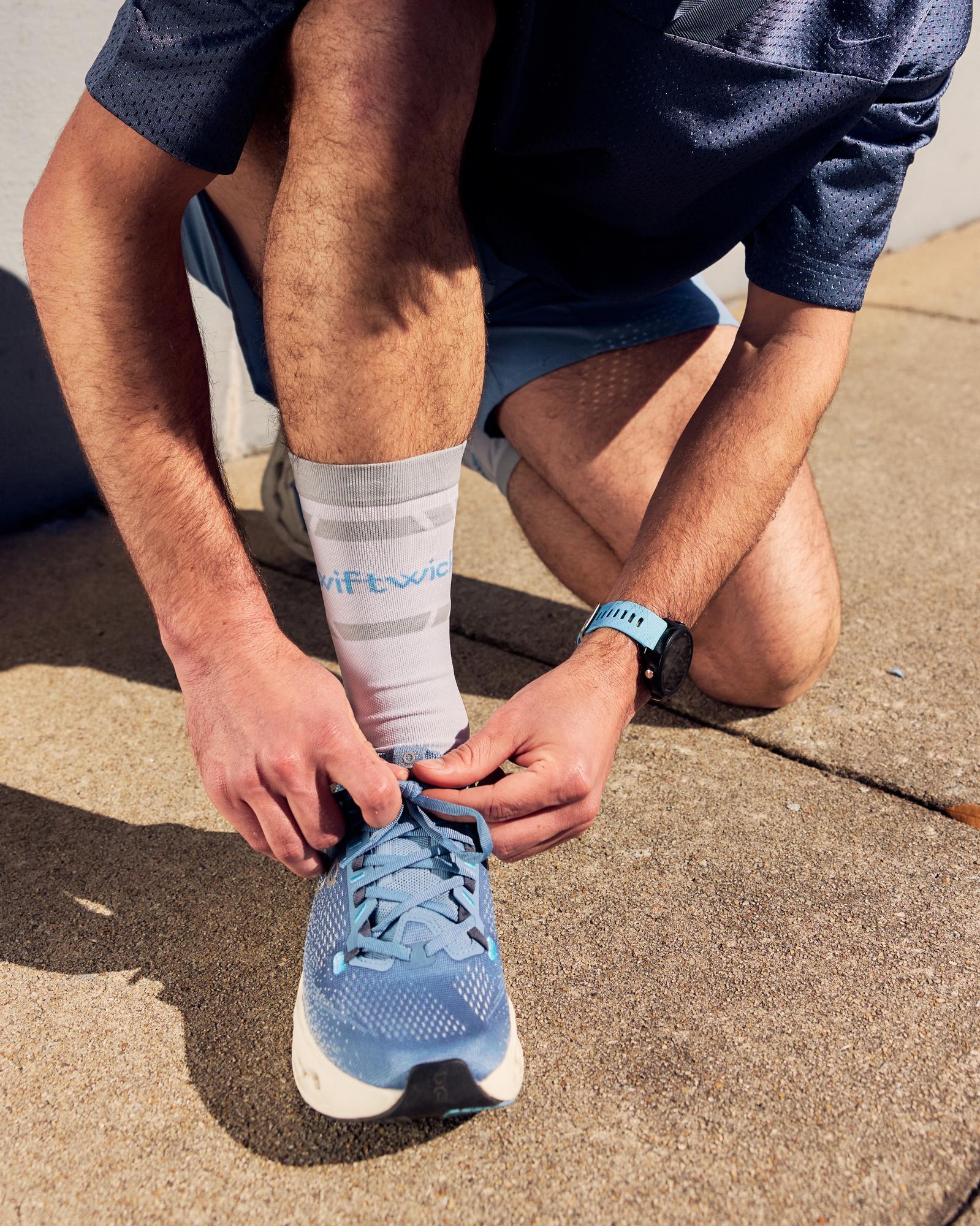 Swiftwick Aspire Crew Socks