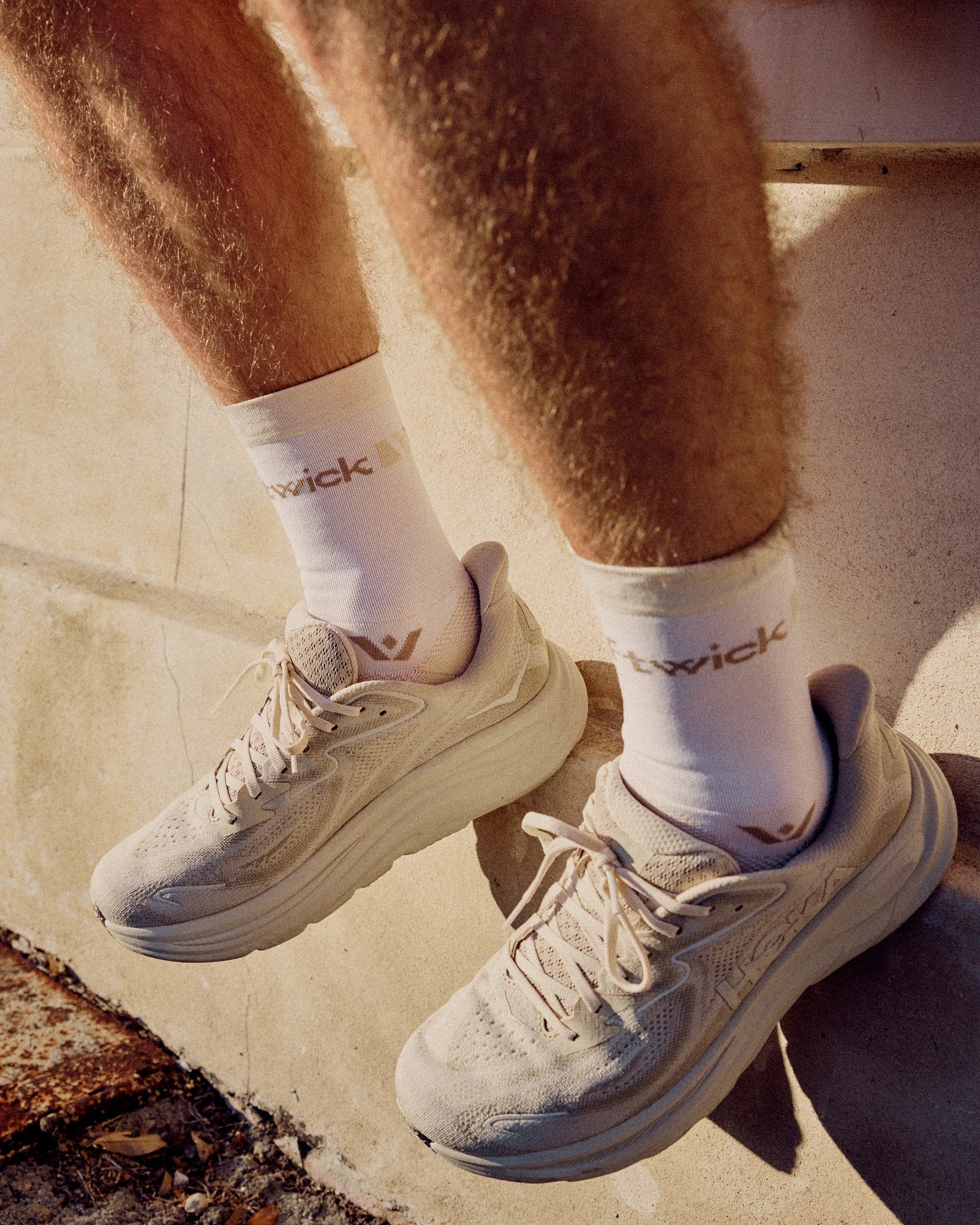 Swiftwick Aspire Mid-Crew Socks
