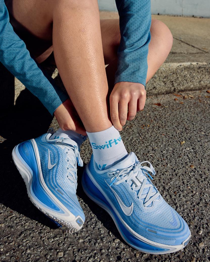 Swiftwick Aspire Quarter Crew Socks