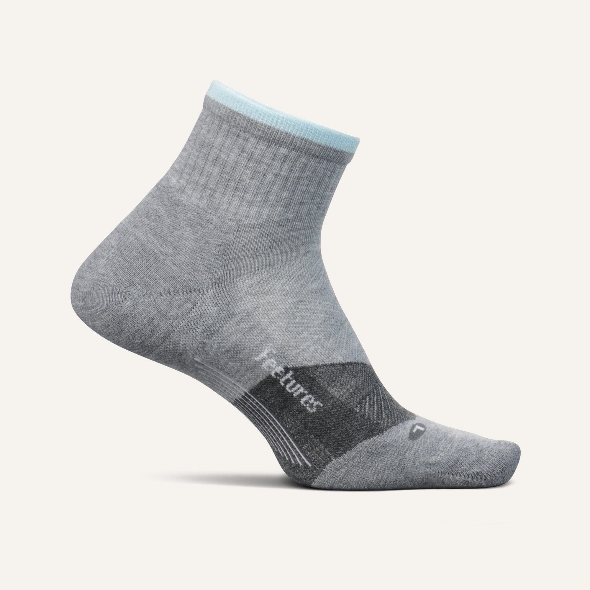 Feetures Trail Max Cushion Quarter Socks Light Gray Small 