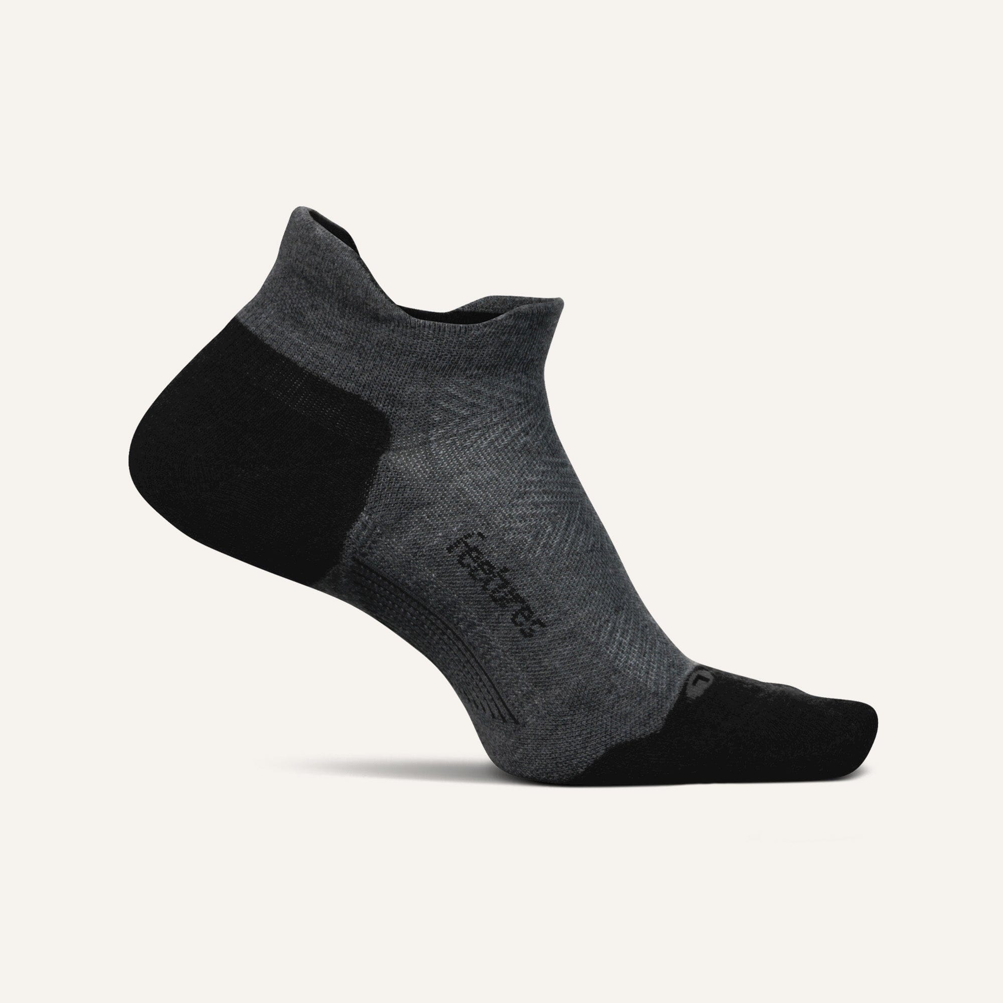 Feetures Elite Elite Max Cushion No Show Tab Socks Gray Small 