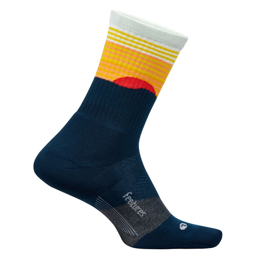 Feetures Trail Max Cushion Mini Crew Socks Rock Navy Small 
