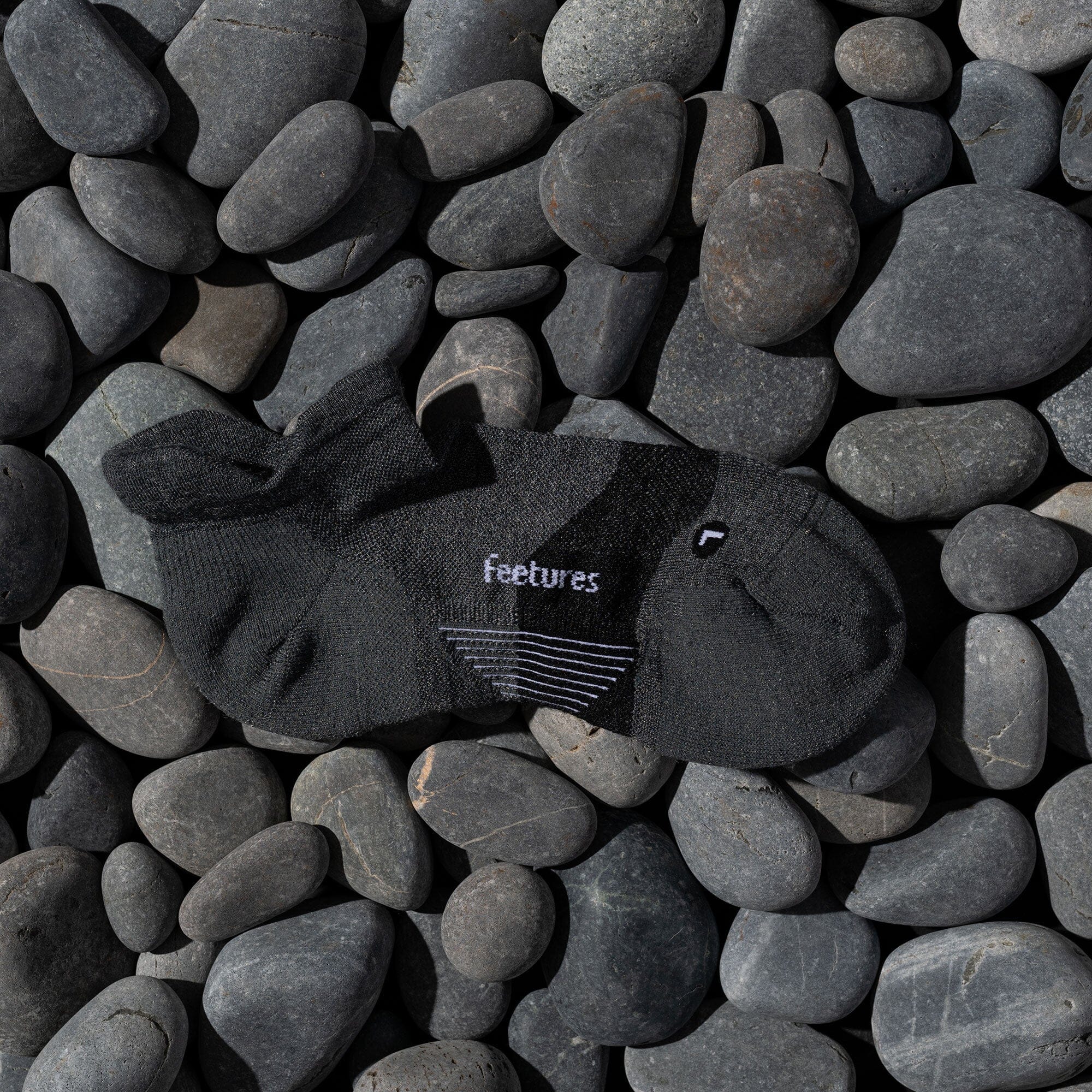 Feetures Merino 10 Max Cushion No Show Tab Socks 