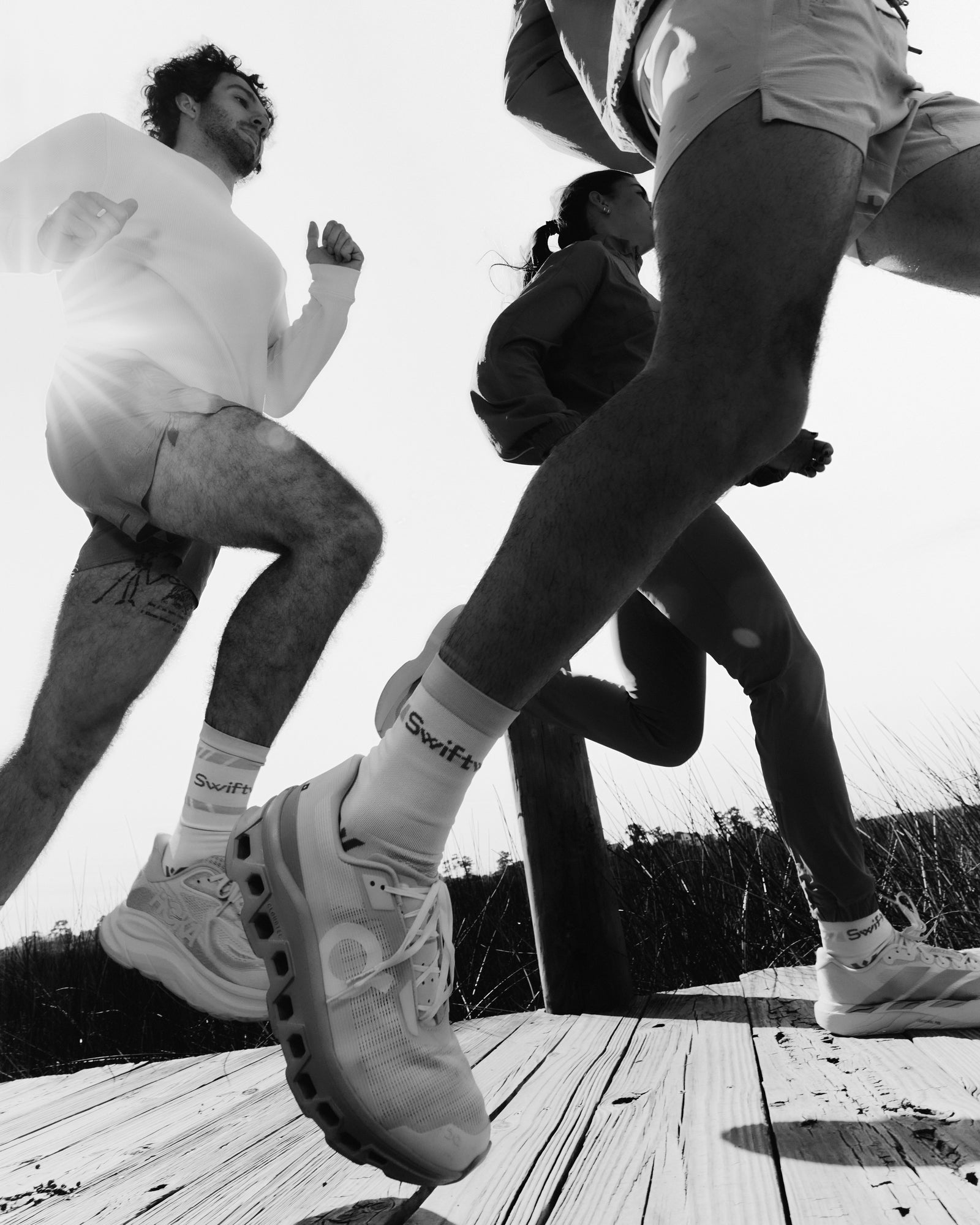 Swiftwick Aspire Mid-Crew Socks