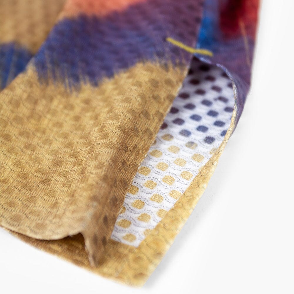 carbon yarns fabric details of the ciele athletics lightweight, race ready and performance driven T-Shirt named RCDTShirt in sphinx color