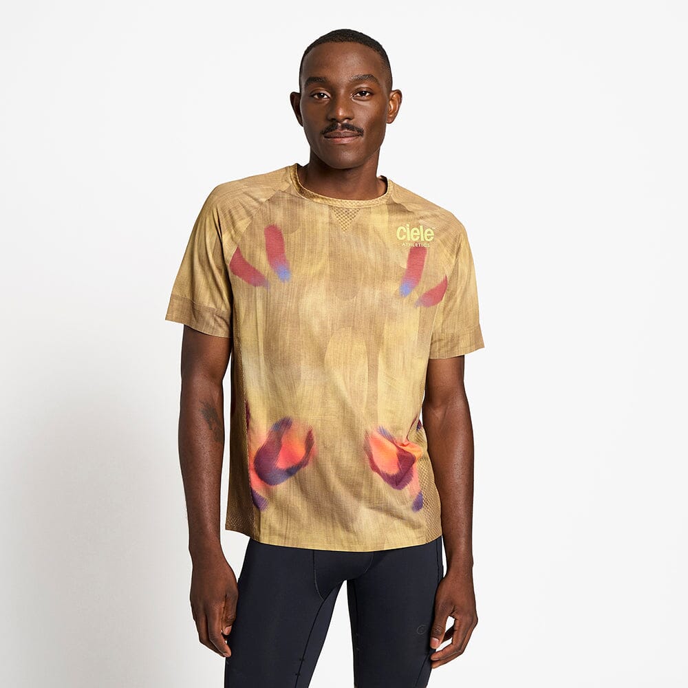 front view of the ciele athletics lightweight, race ready and performance driven T-Shirt named RCDTShirt in sphinx color