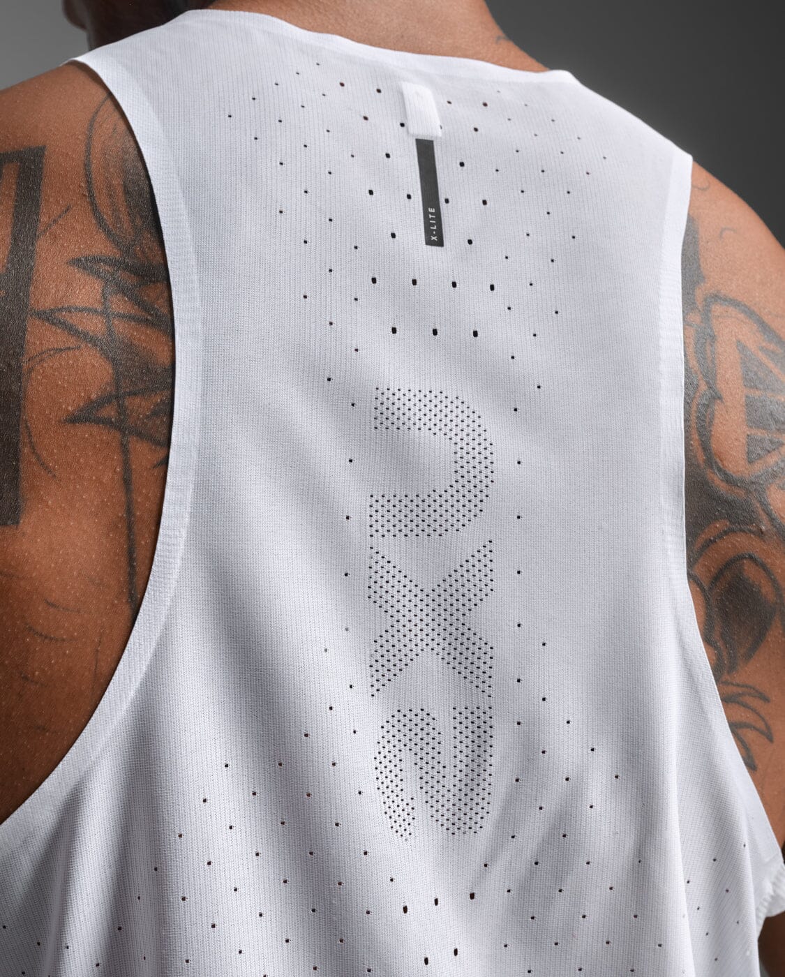 2XU Men's Light Speed React Singlet MR7375A 
