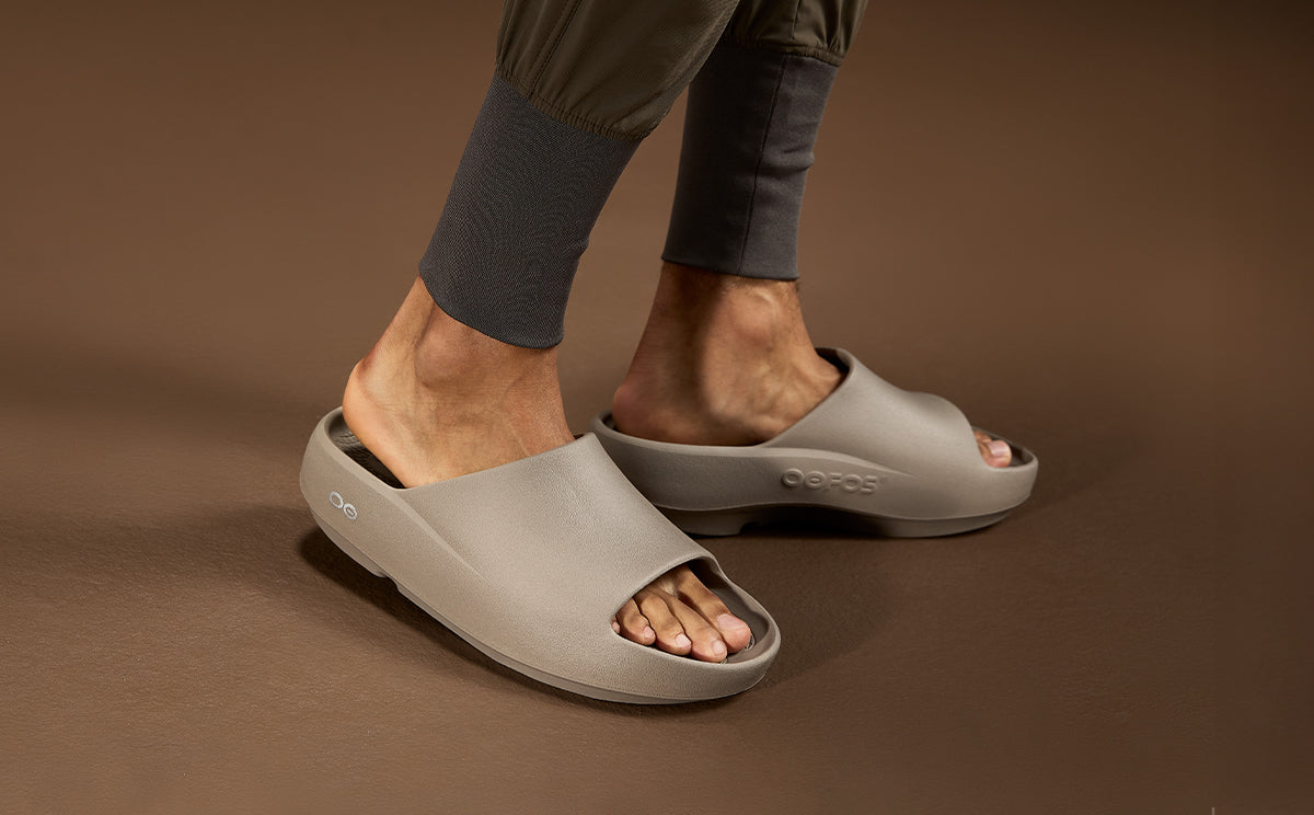 OOFOS Unisex OOahh PLUS Slide Sandal - Driftwood