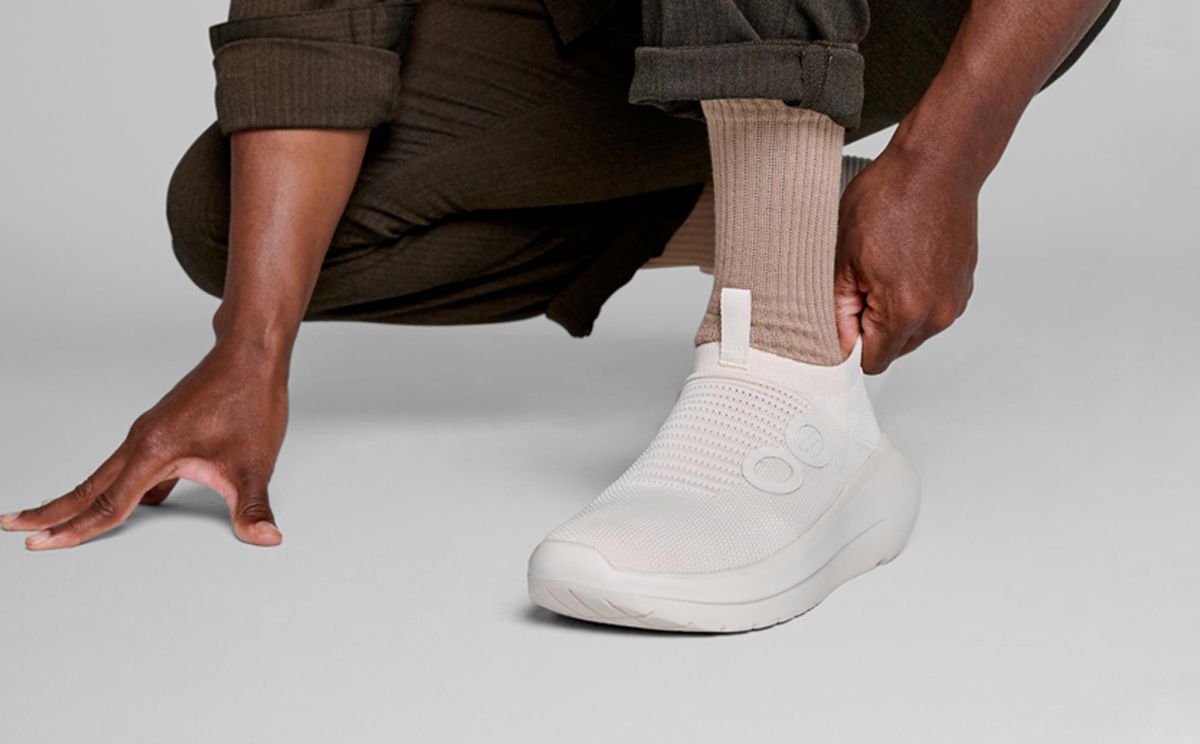 OOFOS Men's OOmy Zen 