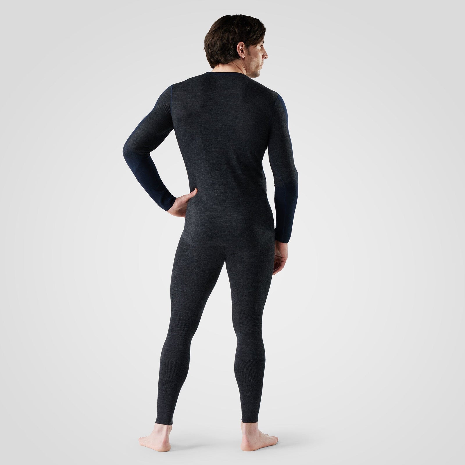 Smartwool Men's Intraknit Thermal Merino Base Layer Colorblock Crew – Deep Navy/Charcoal