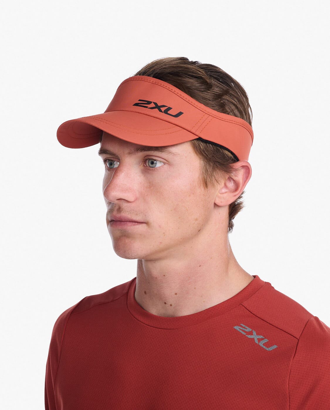 2XU Unisex Run Visor UQ5686F Chilli Oil/Black One Size 