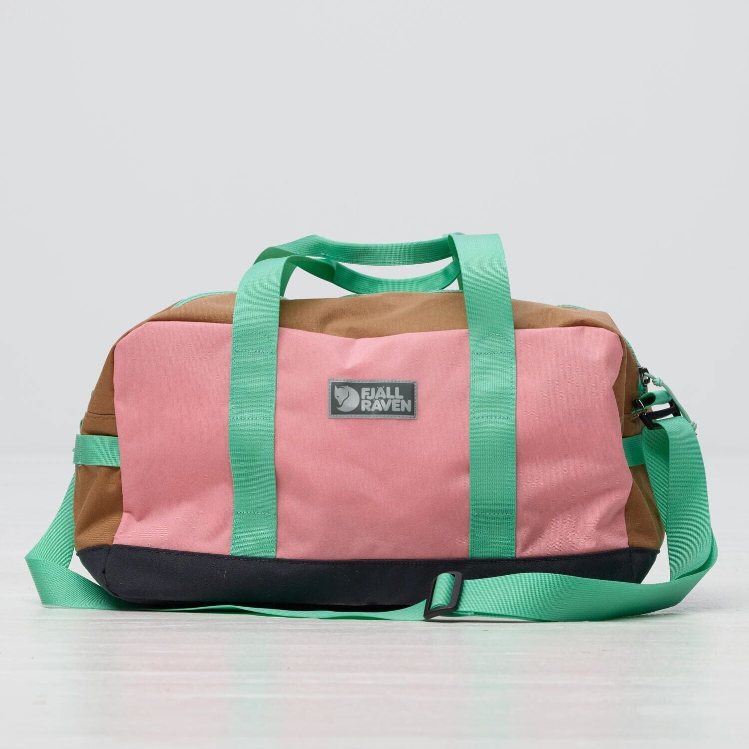 Fjallraven Vardag Duffel 33 Poppy Pink/Khaki Dust 