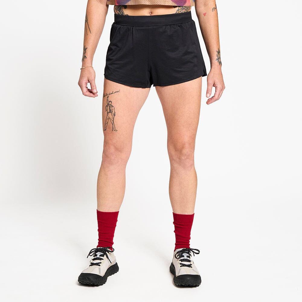 front view of the ciele athletics lightweight, race ready and performance driven short  for womens named RDShort in shadowsphinx color