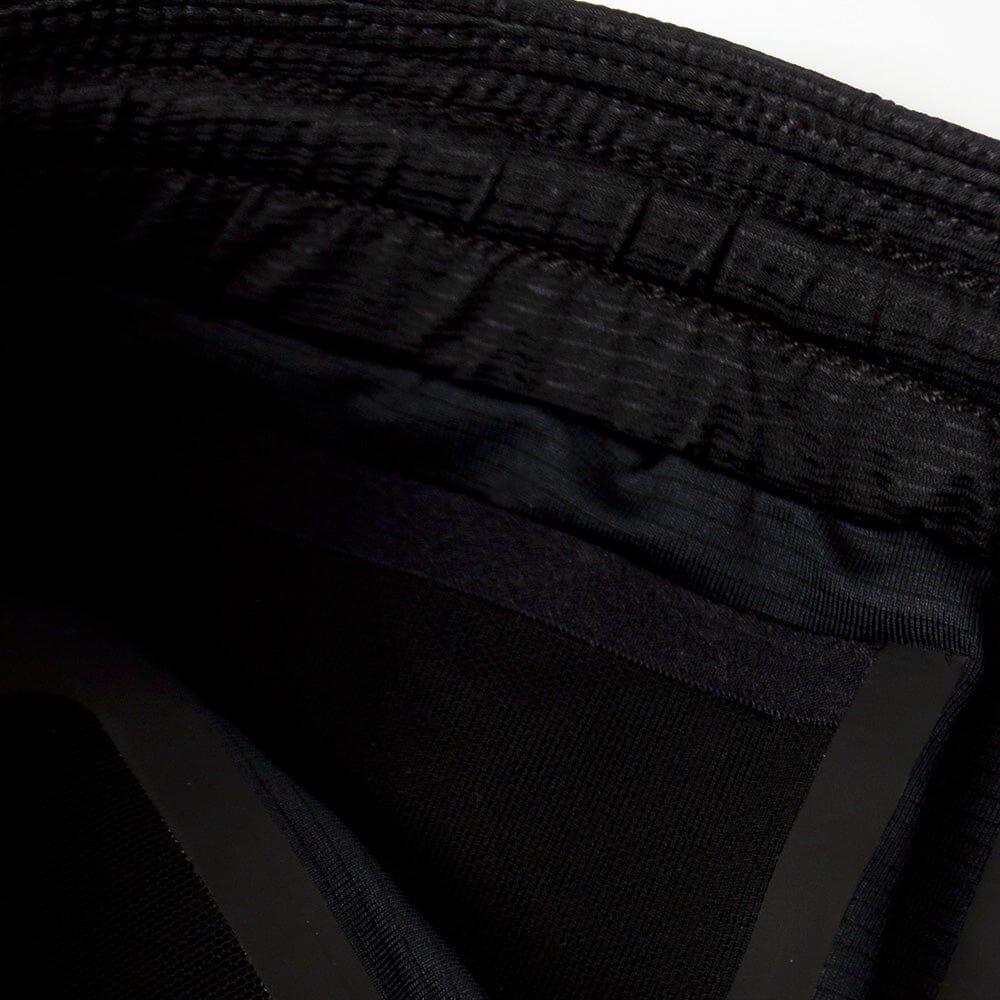 close view of the inside key pocket of the ciele athletics lightweight, race ready and performance driven short  for womens named RDShort in shadowsphinx color