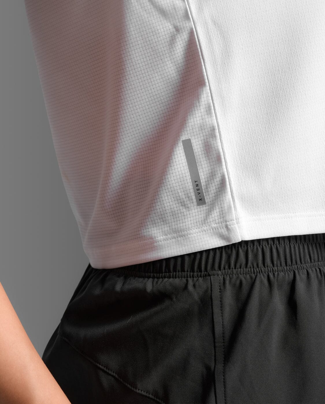 2XU Women's Aero Mesh Crop Tank WR7450A 
