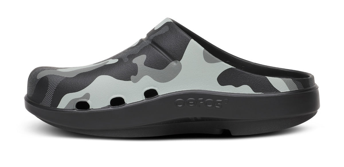 OOFOS Unisex OOcloog Luxe Clog - Night Camo