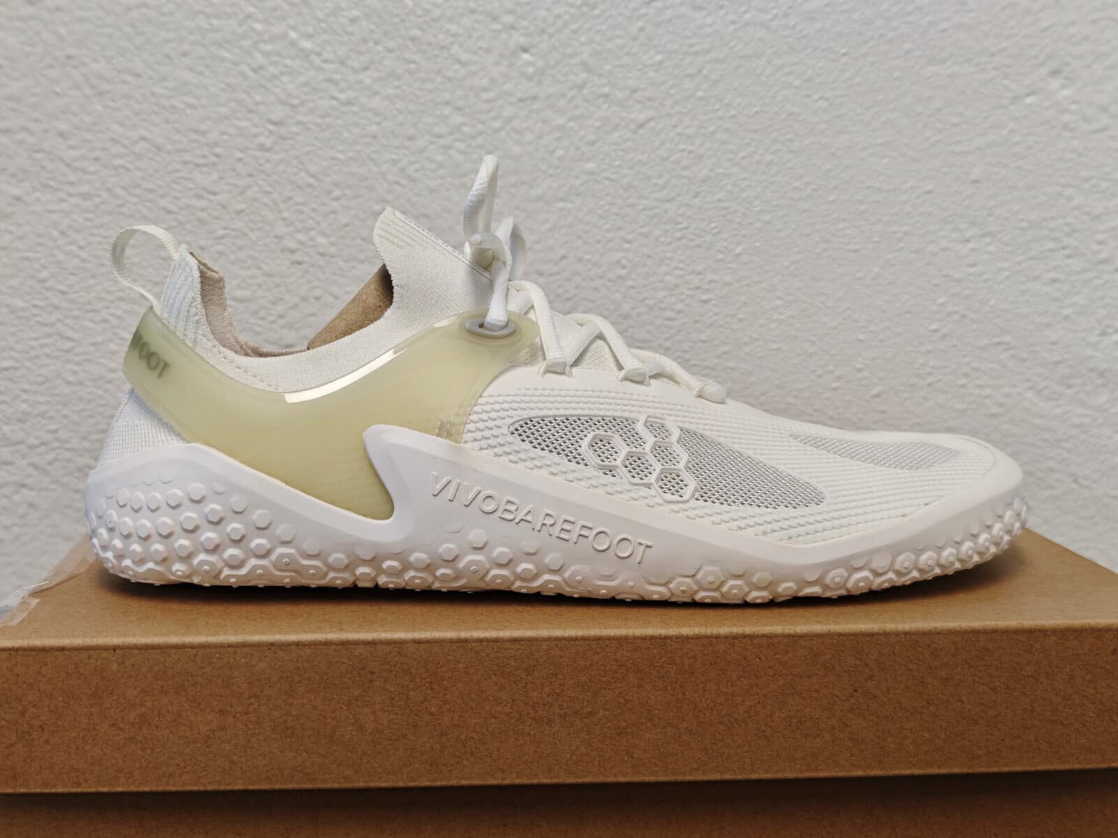 Vivobarefoot Motus Strength Mens Barefoot Shoes Bright White (yellowed plastic) US 11 EU 44 