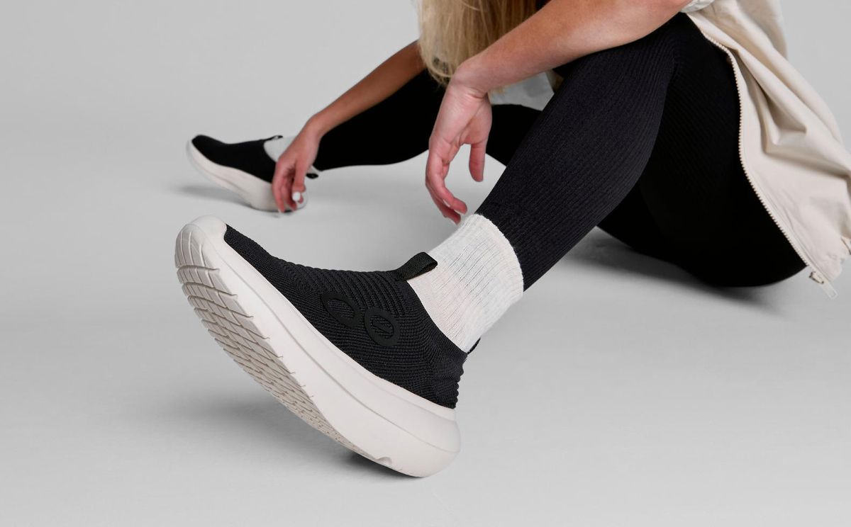 OOFOS Women's OOmy Zen 