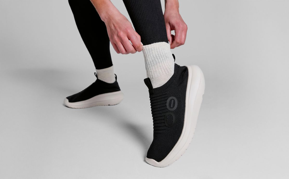 OOFOS Women's OOmy Zen 