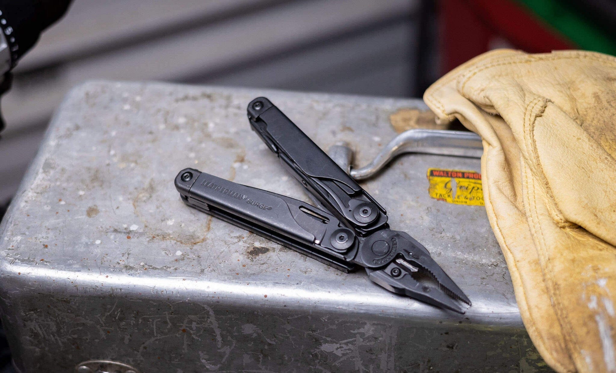 Leatherman Surge 