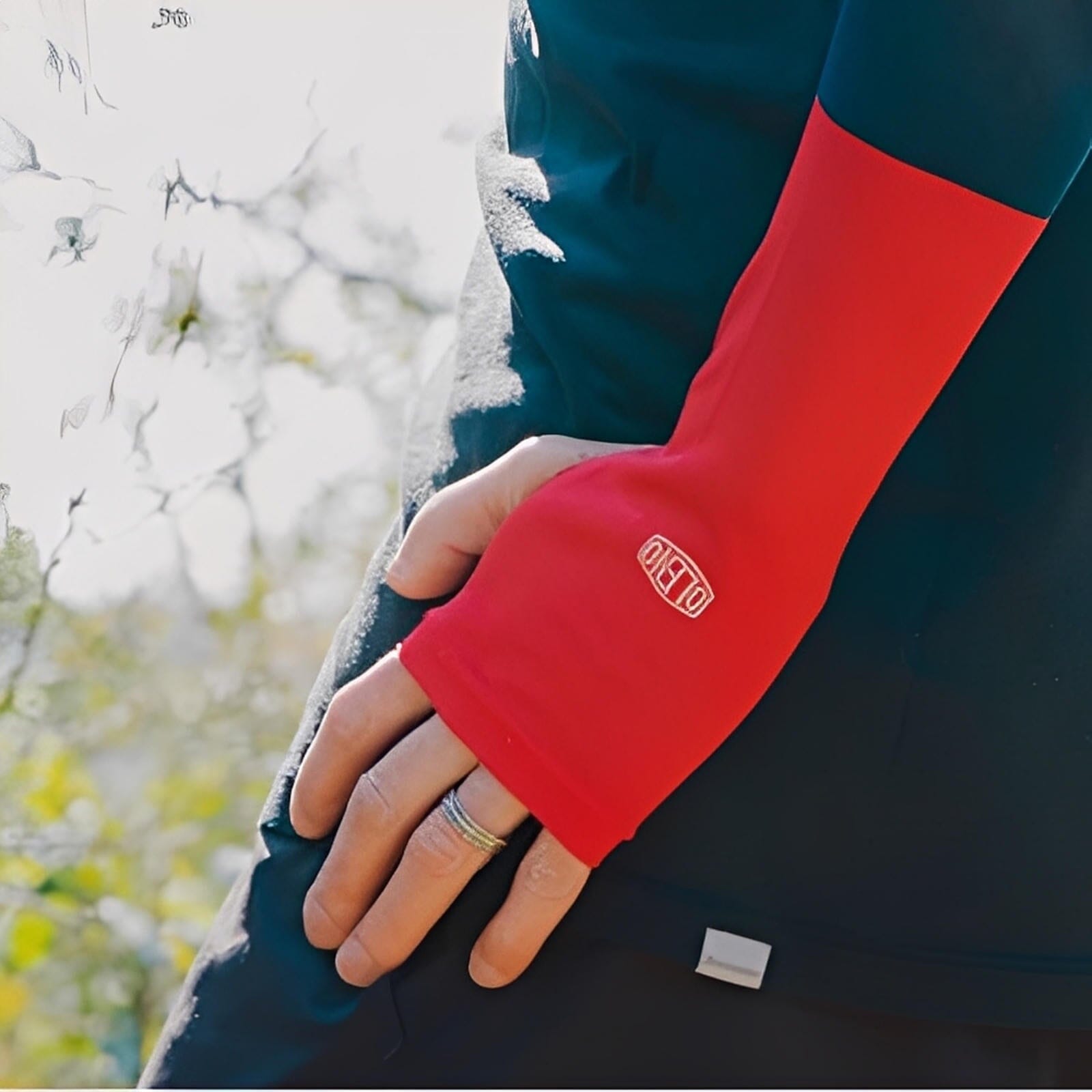 Oleno Arm Sleeve UL with Thumb Hole 