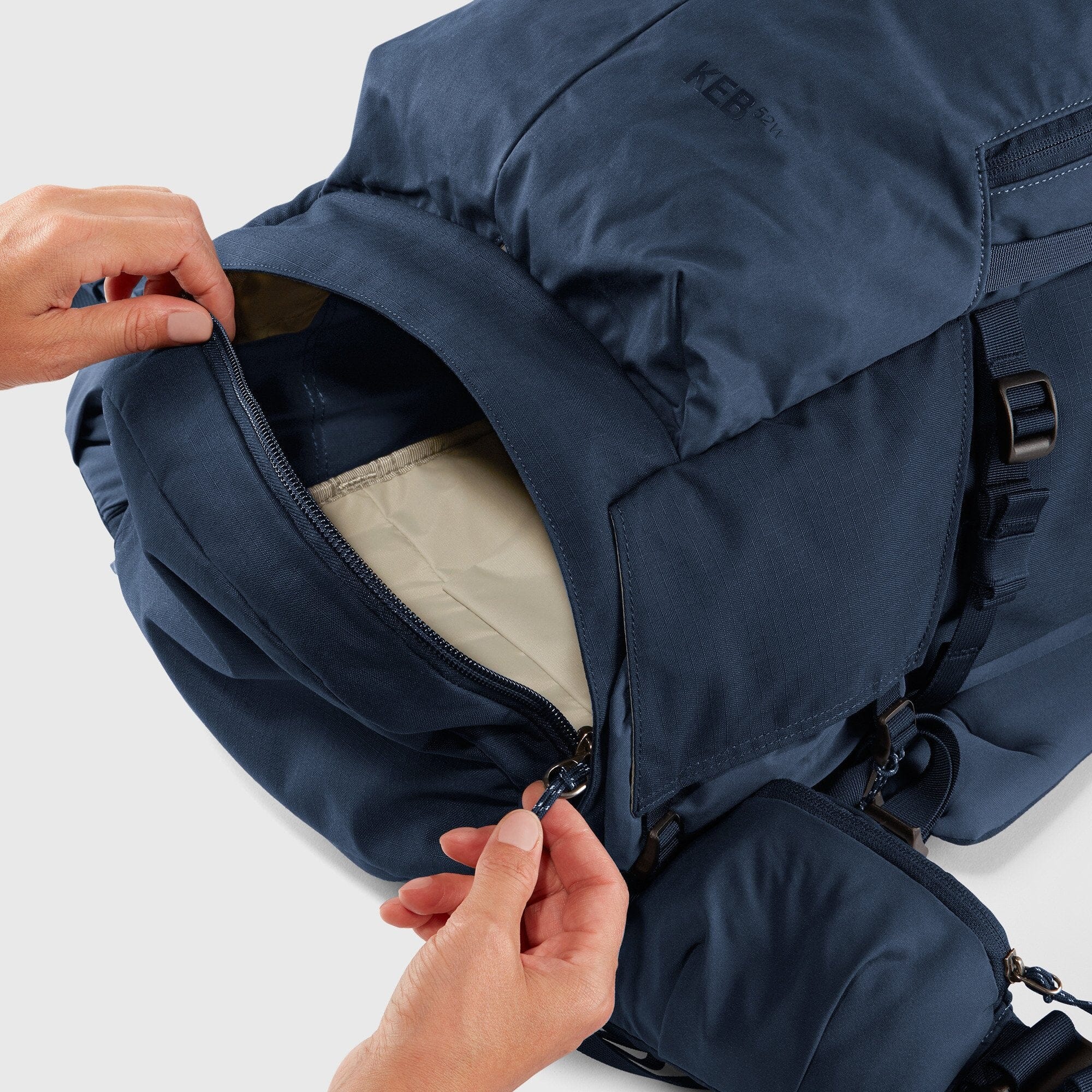 Fjallraven Woman's Keb 52 Backpack 