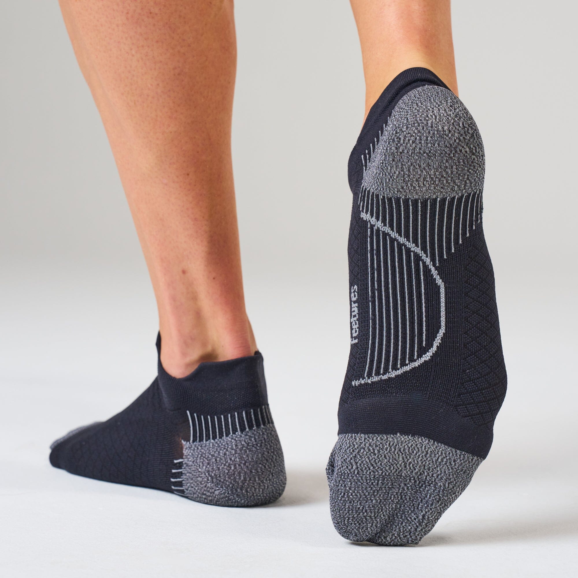 Feetures Plantar Fasciitis Relief Ultra Light No-Show Tab Socks 