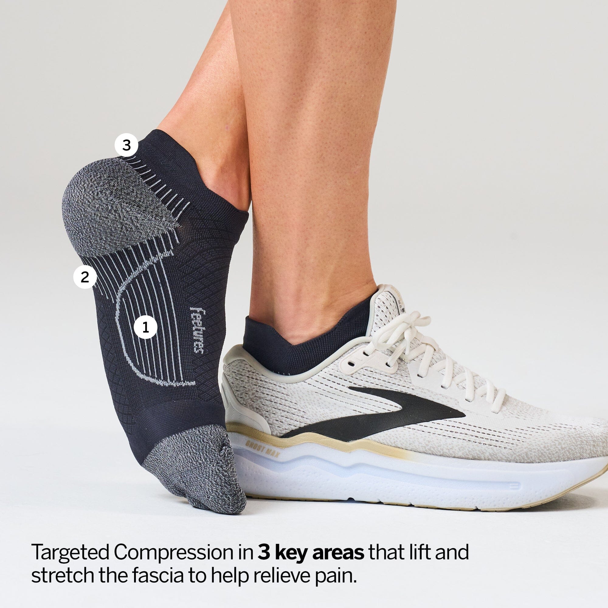 Feetures Plantar Fasciitis Relief Ultra Light No-Show Tab Socks 