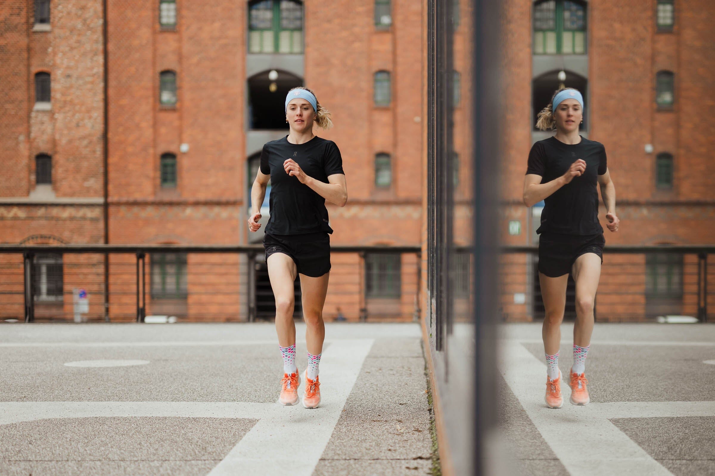 Incylence Running Crystals White Pink Cyan Socks 