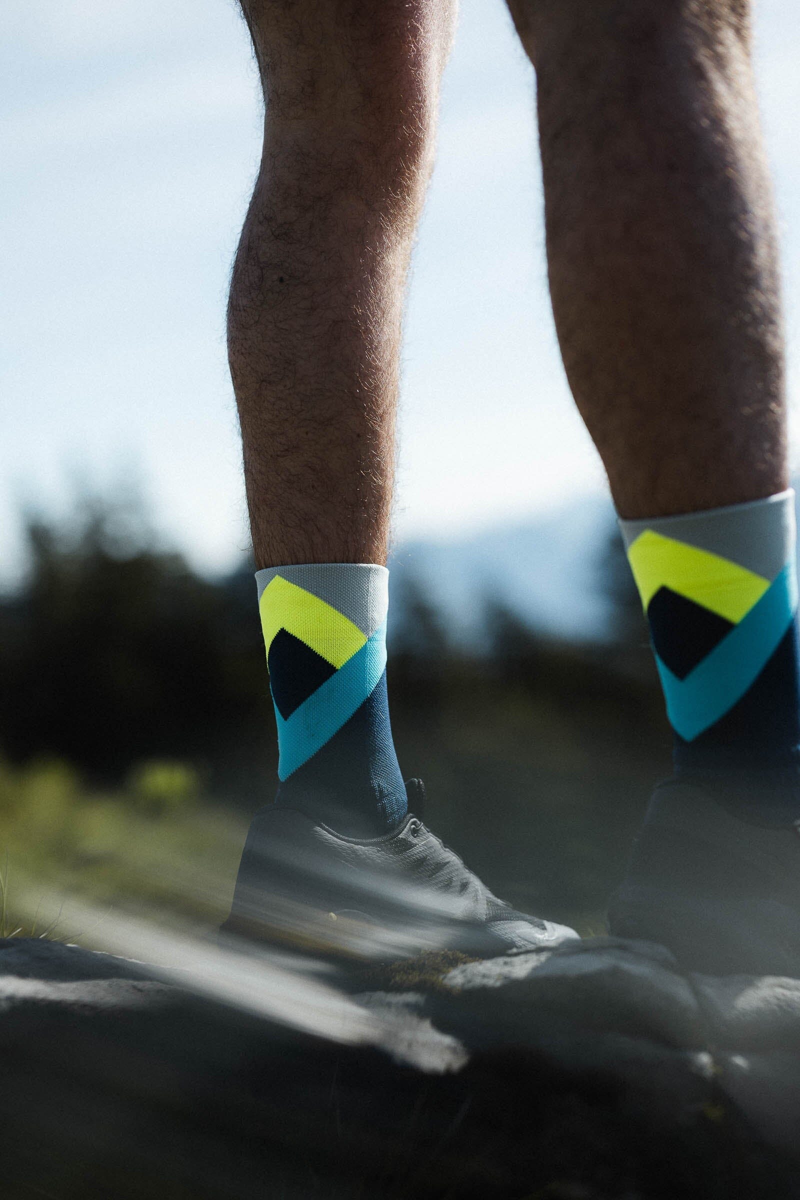 INCYLENCE TRAIL SUMMITS SUNRISE Socks INCYLENCE