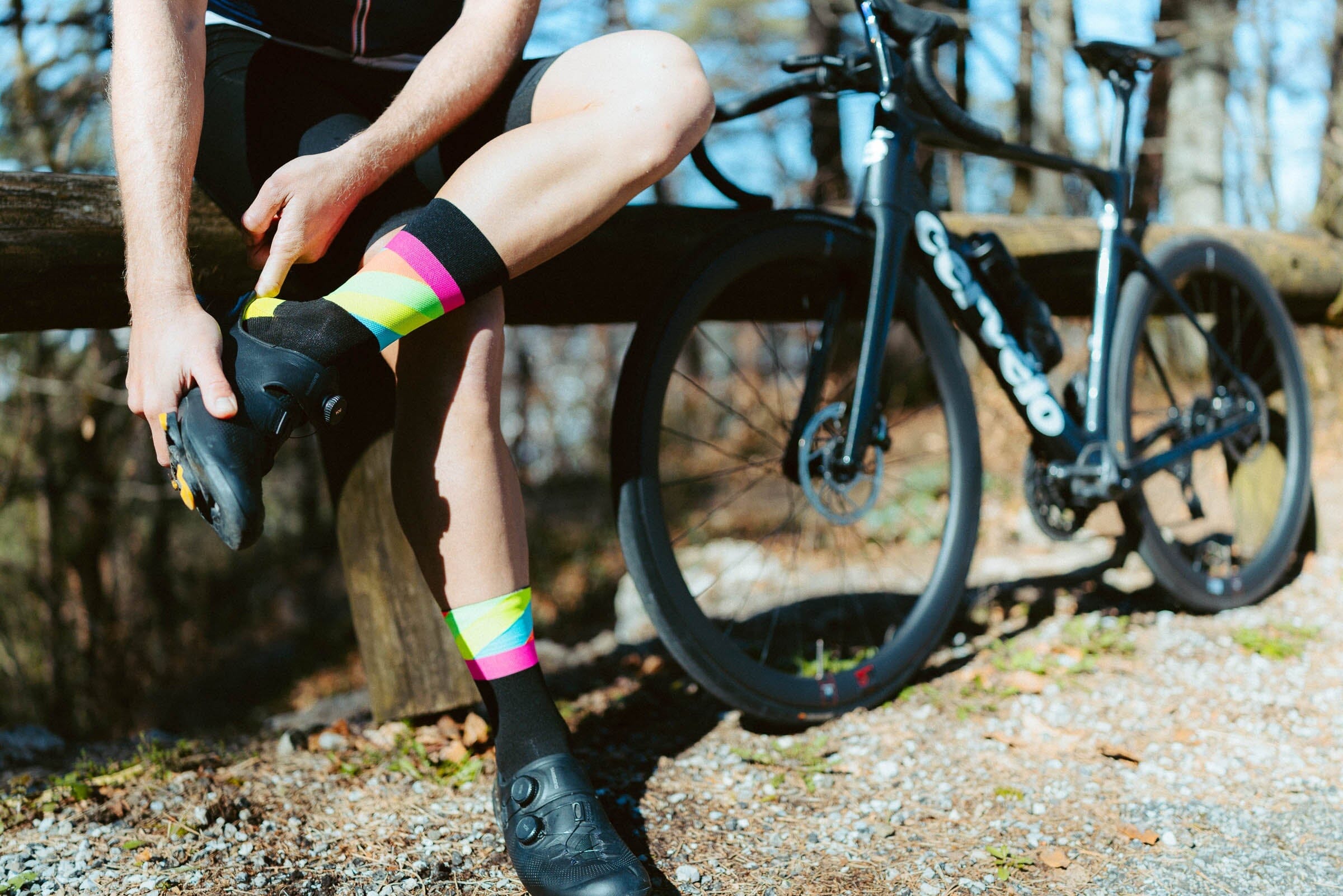 INCYLENCE ULTRALIGHT STRIDES BLACK PINK CANARY Socks INCYLENCE