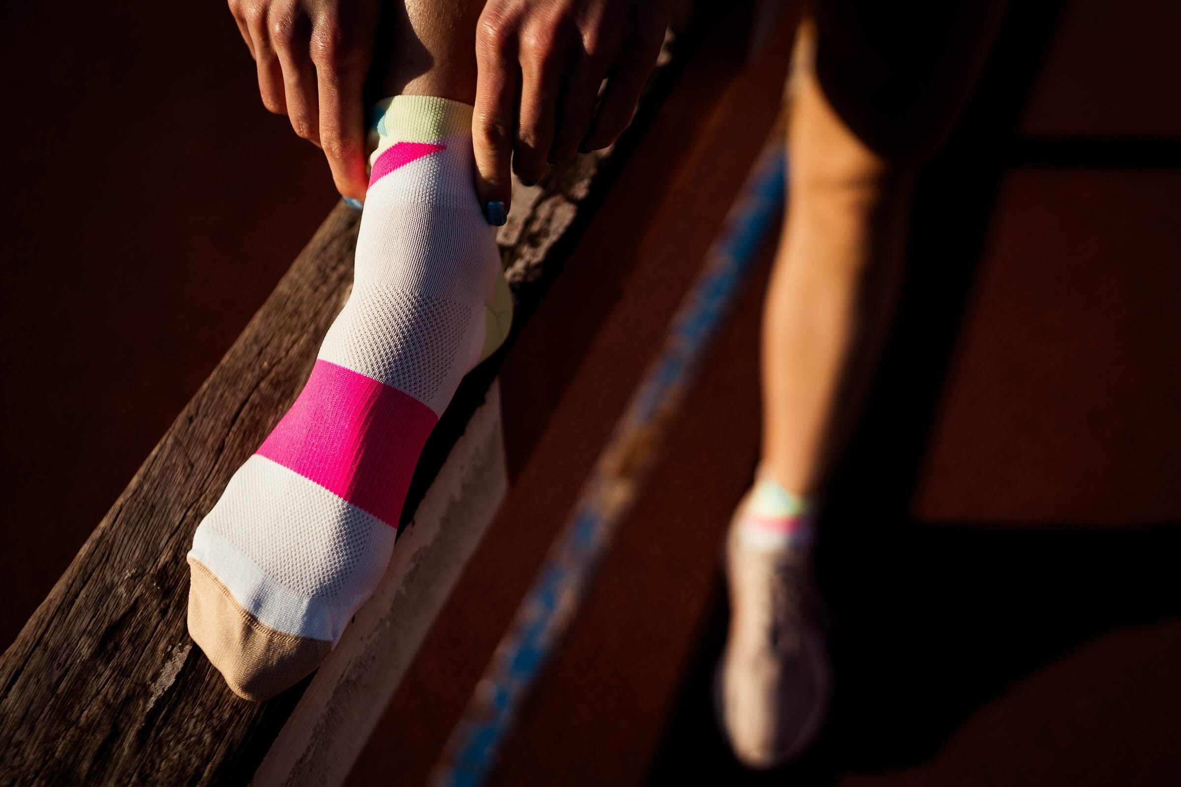 INCYLENCE ULTRALIGHT STRIKES SHORT WHITE PINK 